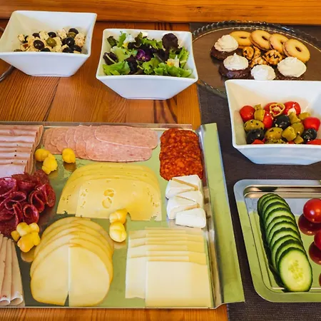 Tofi Bed & Breakfast